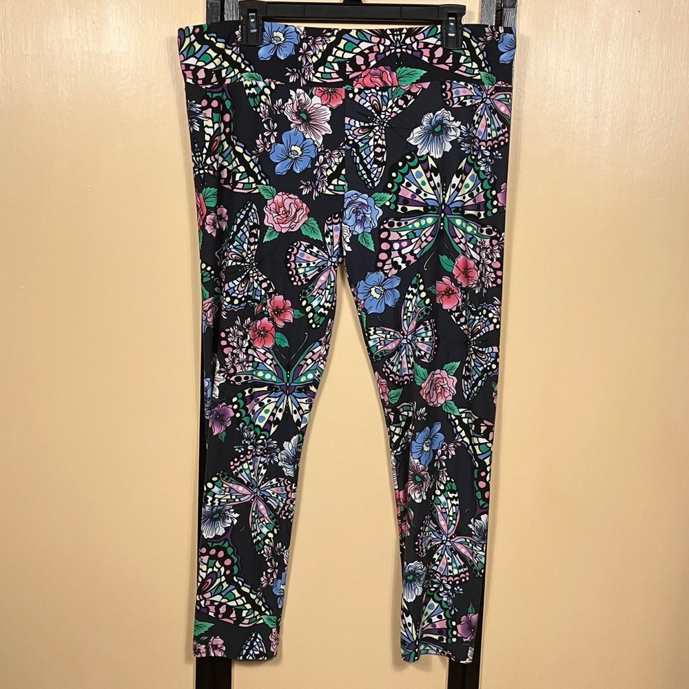 No Boundaries Juniors' Sueded Ankle Floral Butterfly Leggings